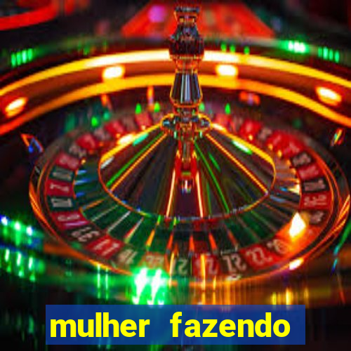 mulher fazendo strip tease