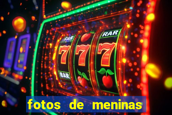 fotos de meninas de cabelo cacheado no espelho