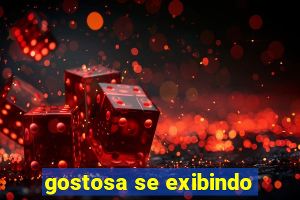 gostosa se exibindo