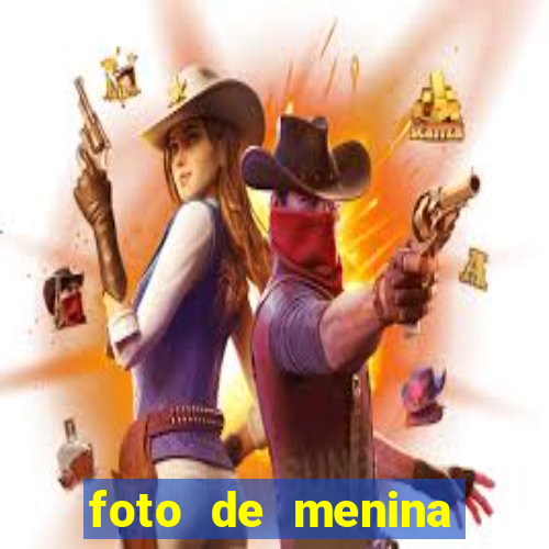 foto de menina fake cabelo cacheado