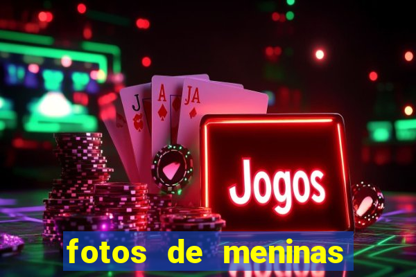 fotos de meninas de cabelo cacheado no espelho