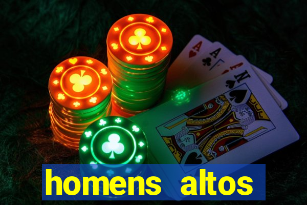 homens altos sarados pelados